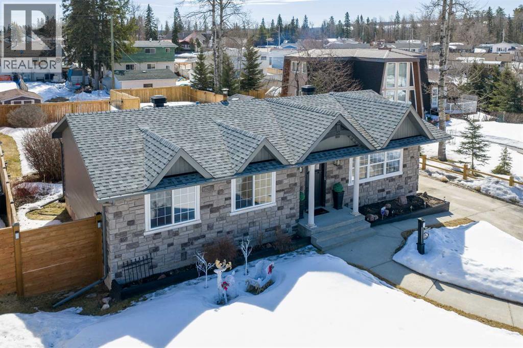 15 Virginia Avenue, Whitecourt, Alberta  T7S 1H2 - Photo 4 - A2299558