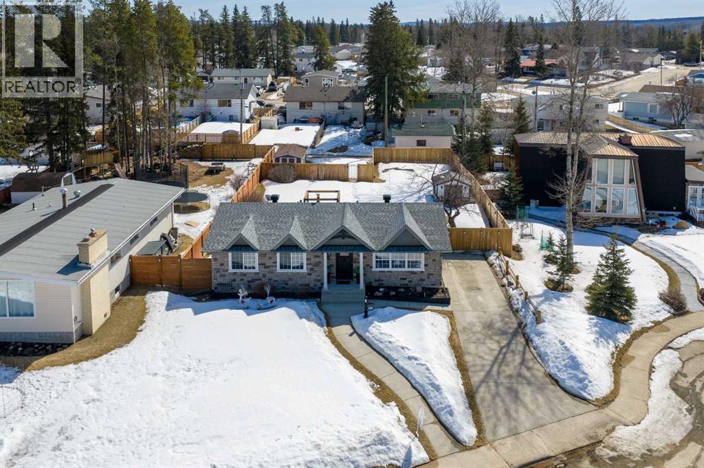 15 Virginia Avenue, Whitecourt, Alberta  T7S 1H2 - Photo 8 - A2299558