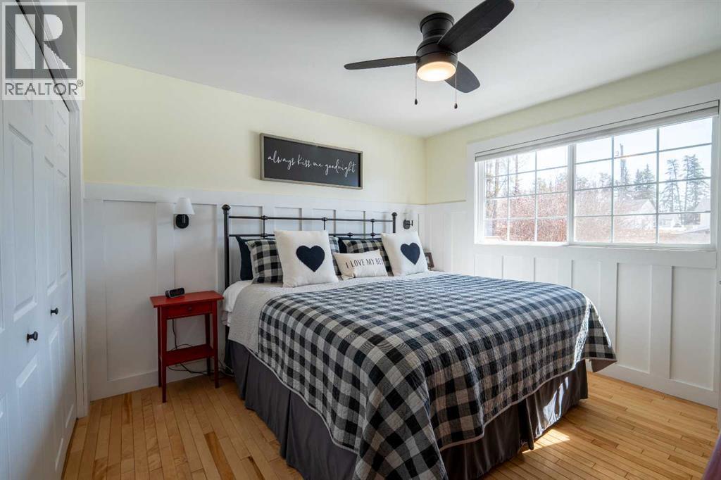 15 Virginia Avenue, Whitecourt, Alberta  T7S 1H2 - Photo 28 - A2299558