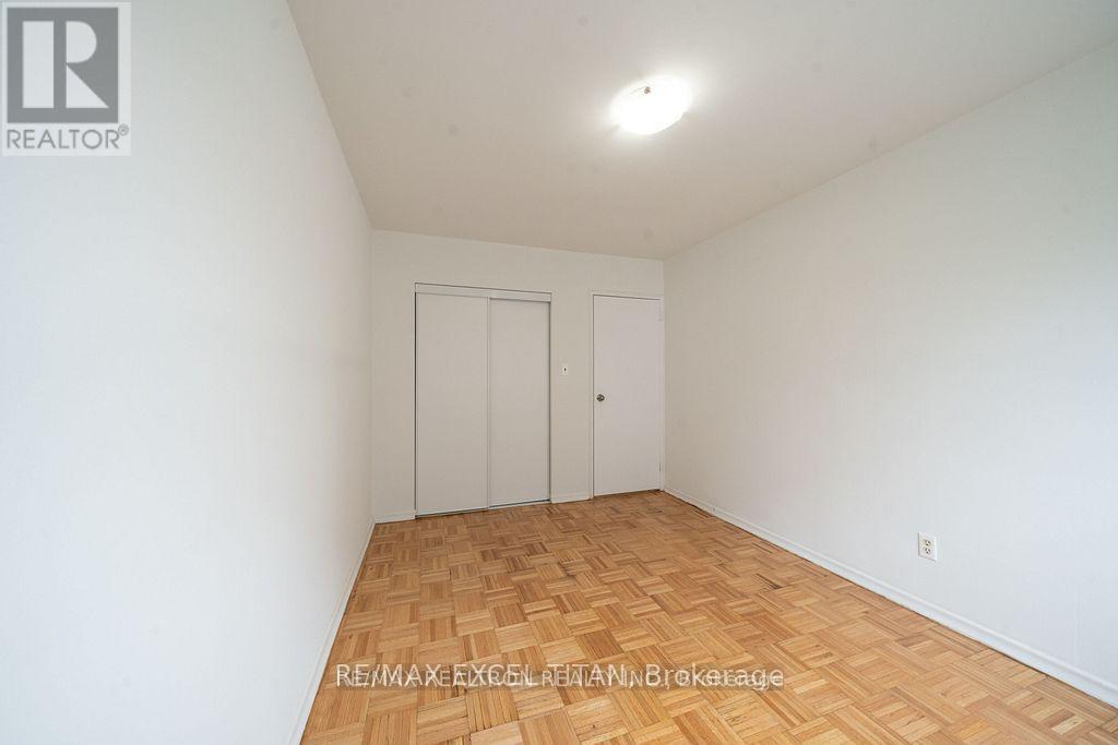 53 - 2049 Prospect Street, Burlington, Ontario  L7R 1Z2 - Photo 4 - W12998704