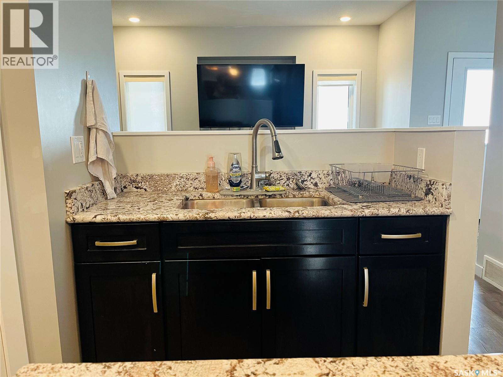 642 Glenridge Avenue, Swift Current, Saskatchewan  S9H 5R9 - Photo 7 - SK032720