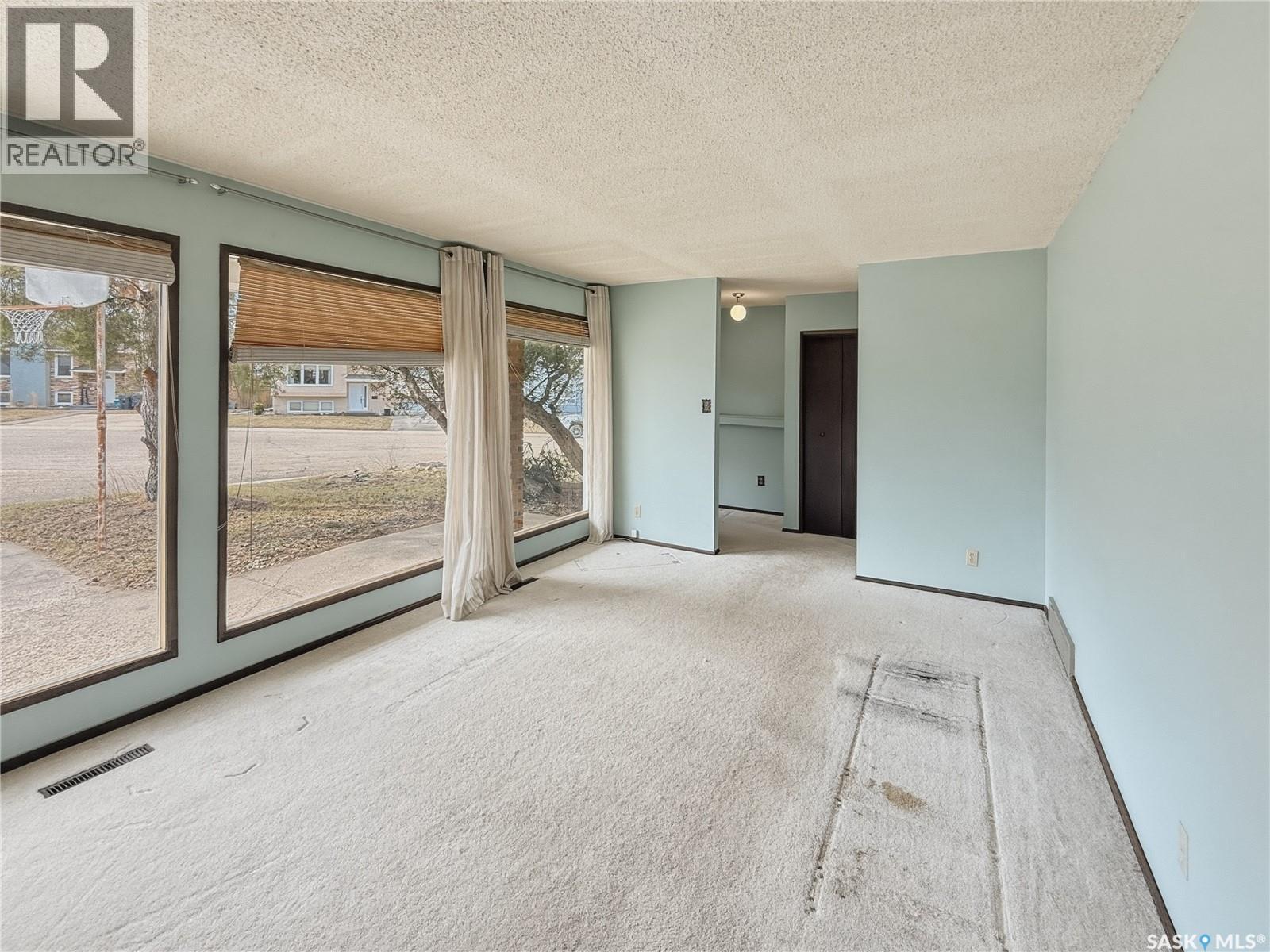 231 Elliott Place, Swift Current, Saskatchewan  S9H 4H7 - Photo 10 - SK032708