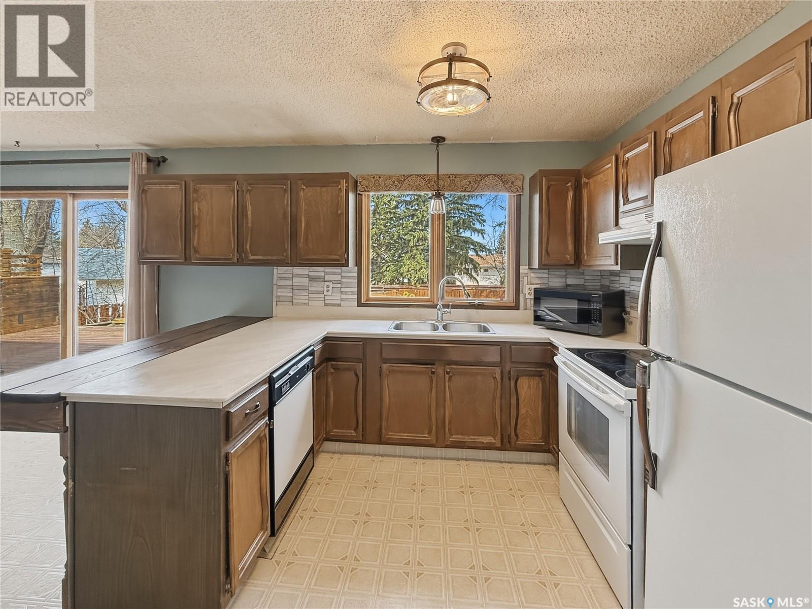 231 Elliott Place, Swift Current, Saskatchewan  S9H 4H7 - Photo 3 - SK032708