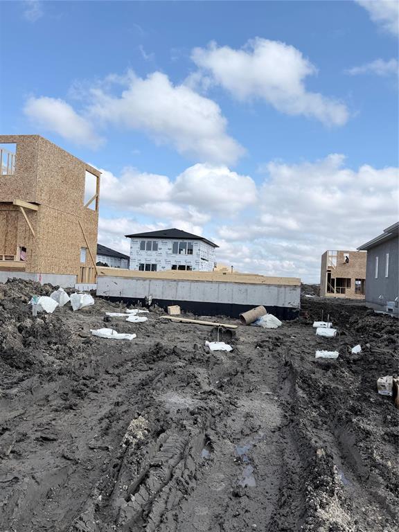 33 Alder Row, West St Paul, Manitoba  R4A 0G7 - Photo 1 - 202607319