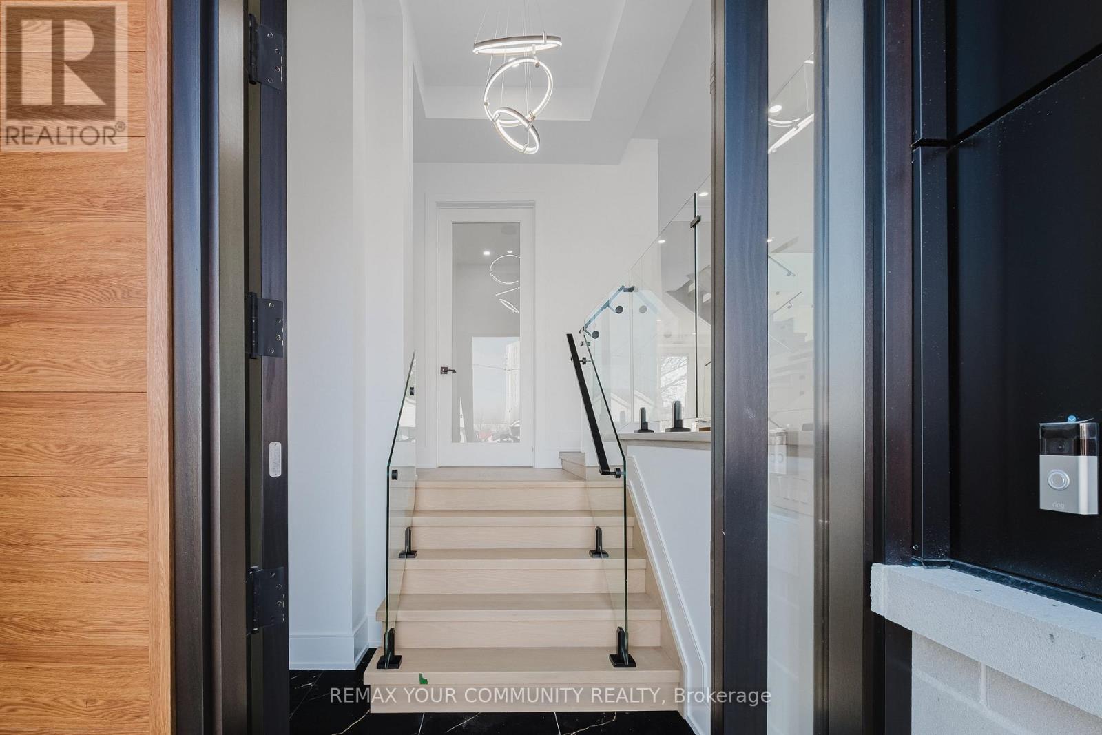 360 Woodmount Avenue, Toronto, Ontario  M4C 4A5 - Photo 11 - E12998646