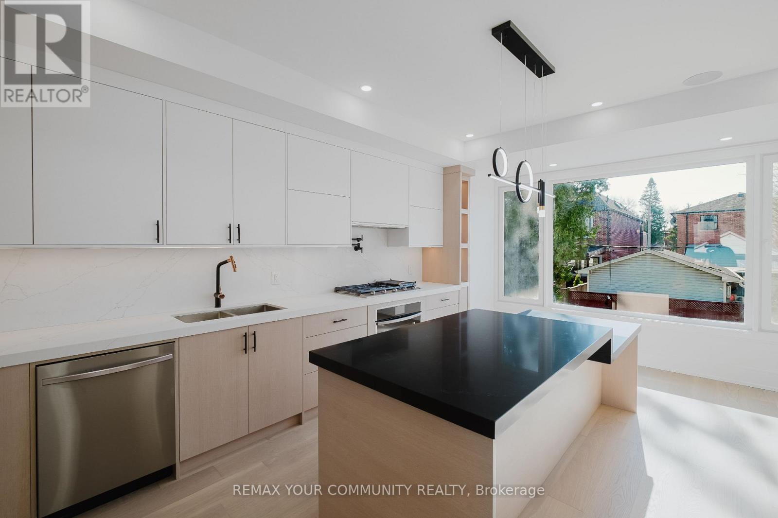 360 Woodmount Avenue, Toronto, Ontario  M4C 4A5 - Photo 16 - E12998646