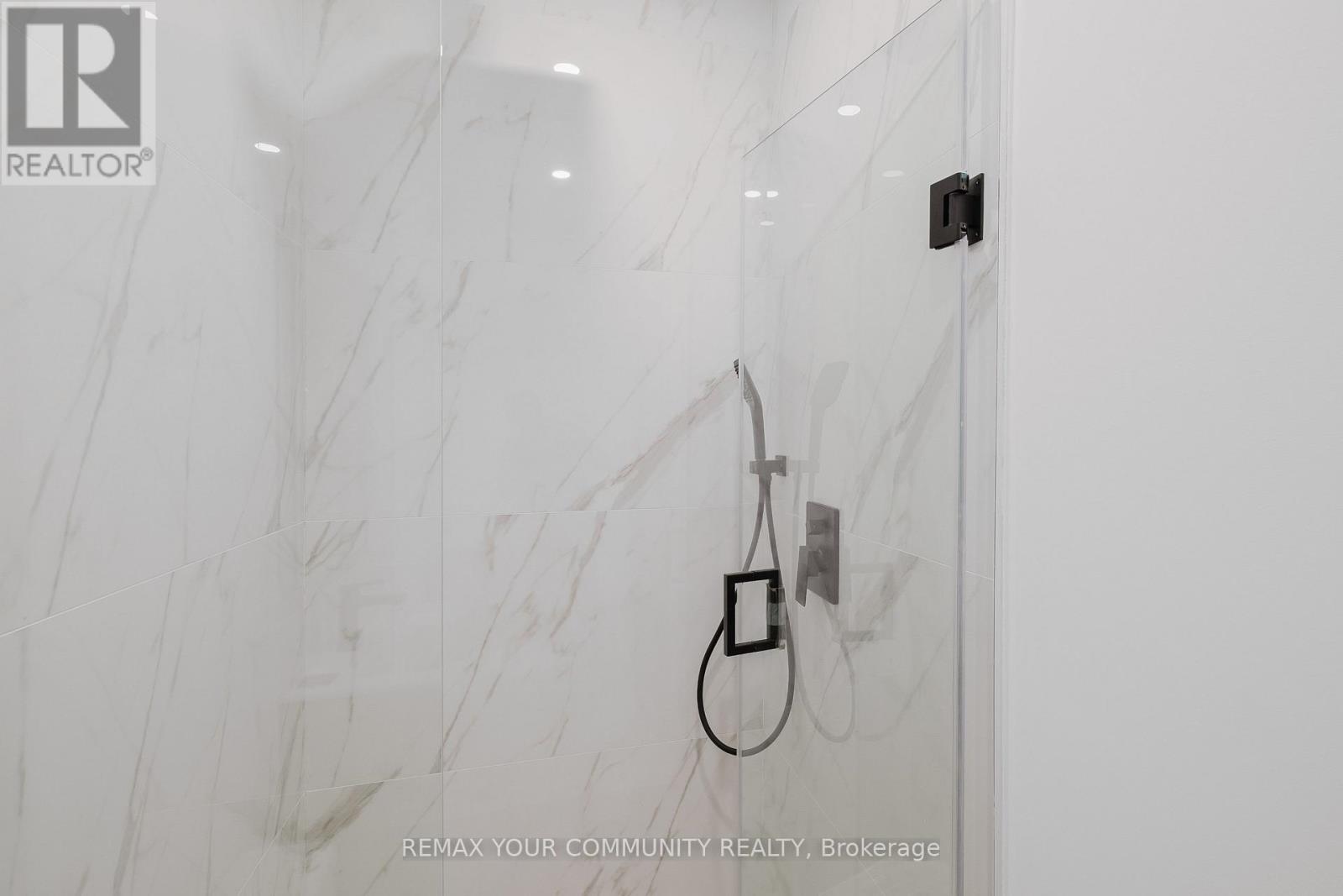 360 Woodmount Avenue, Toronto, Ontario  M4C 4A5 - Photo 38 - E12998646