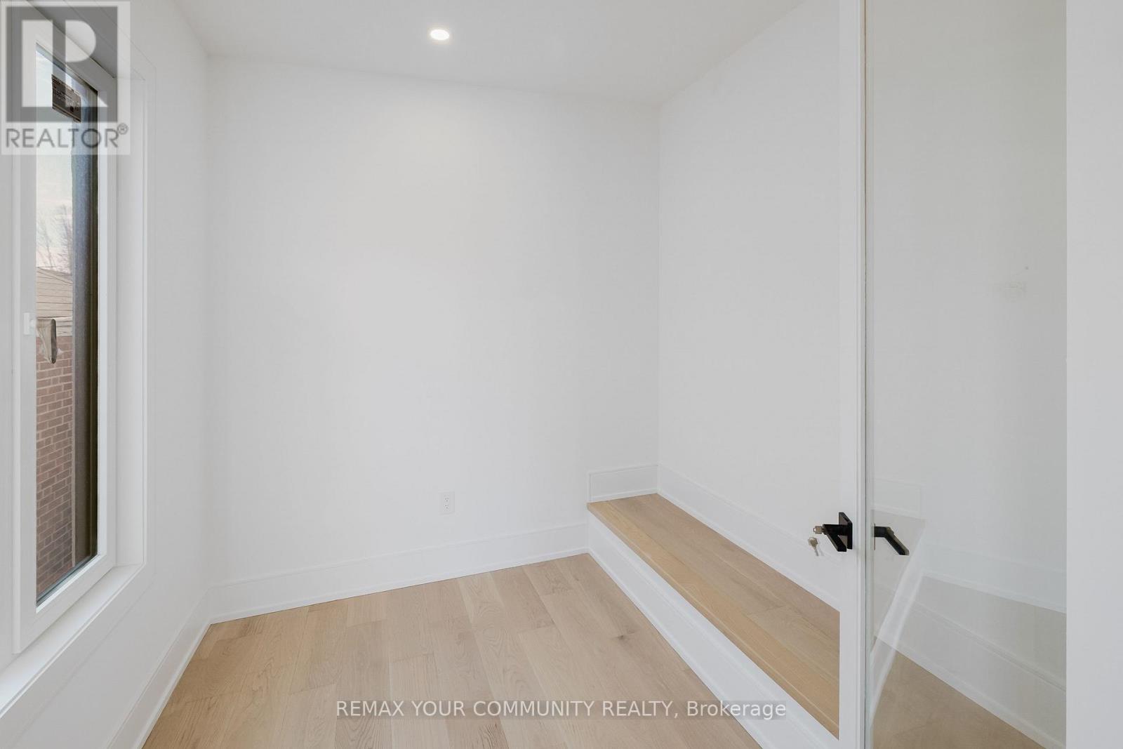 360 Woodmount Avenue, Toronto, Ontario  M4C 4A5 - Photo 12 - E12998646