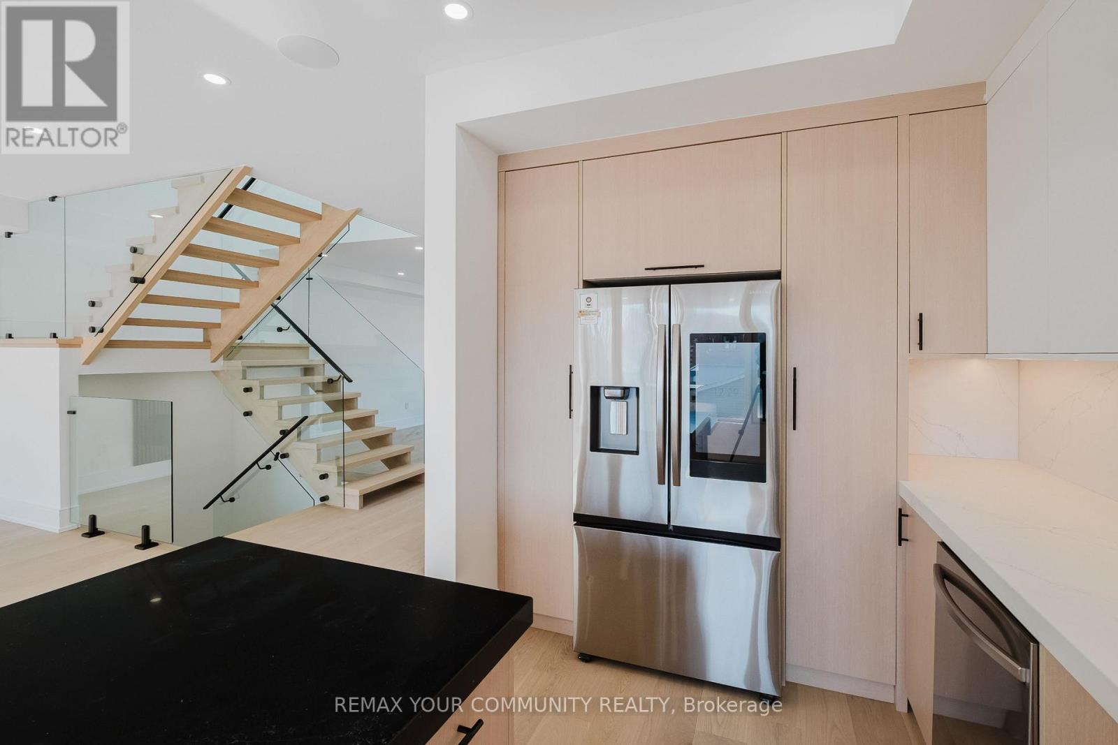 360 Woodmount Avenue, Toronto, Ontario  M4C 4A5 - Photo 17 - E12998646