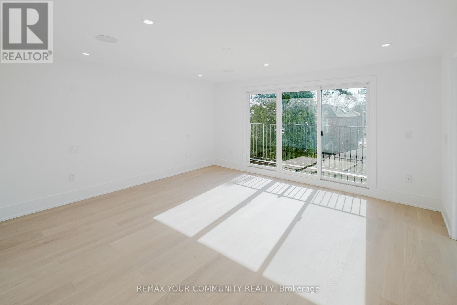 360 Woodmount Avenue, Toronto, Ontario  M4C 4A5 - Photo 29 - E12998646