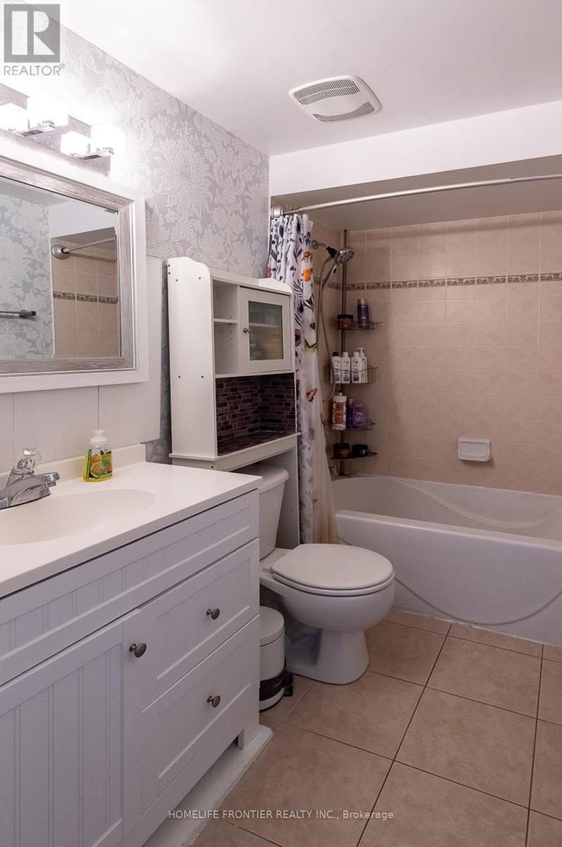 65 West Park Avenue, Bradford West Gwillimbury, Ontario  L3Z 0A7 - Photo 19 - N12998542