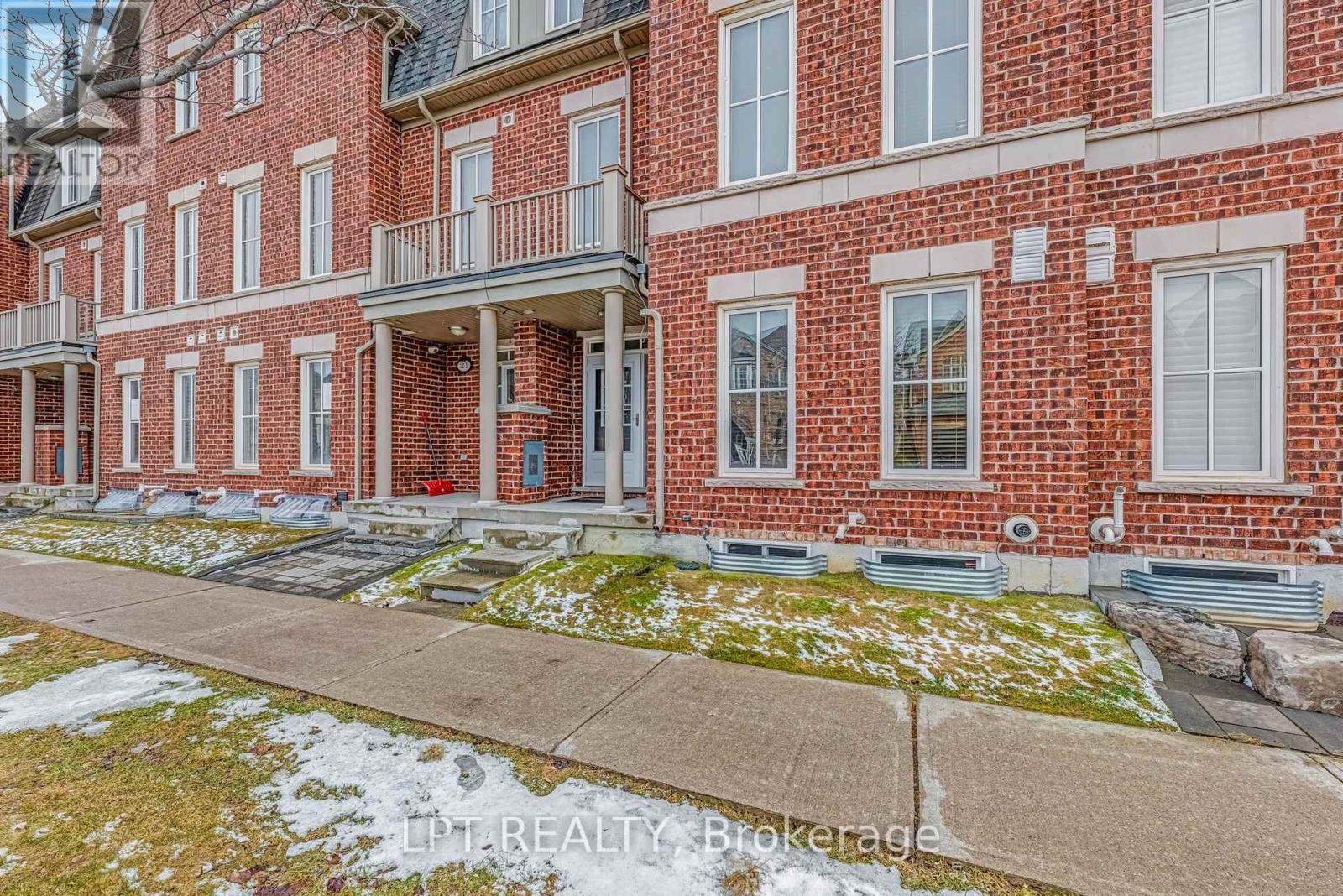 19 Earnshaw Drive, Markham, Ontario L6C 0E4 - Photo 4 - N12940862