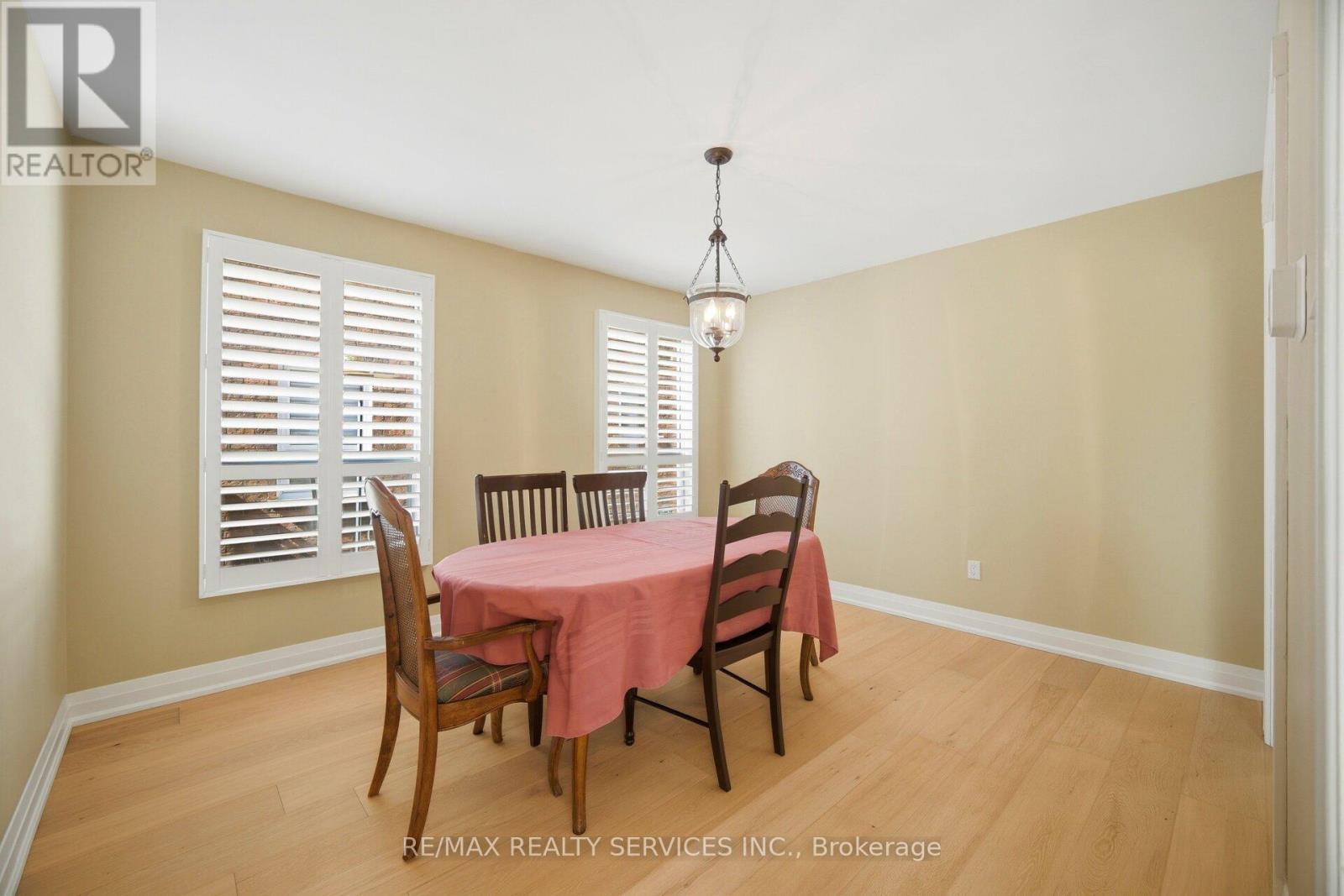 23 Newbury Crescent, Brampton, Ontario  L6S 5M3 - Photo 10 - W12993438