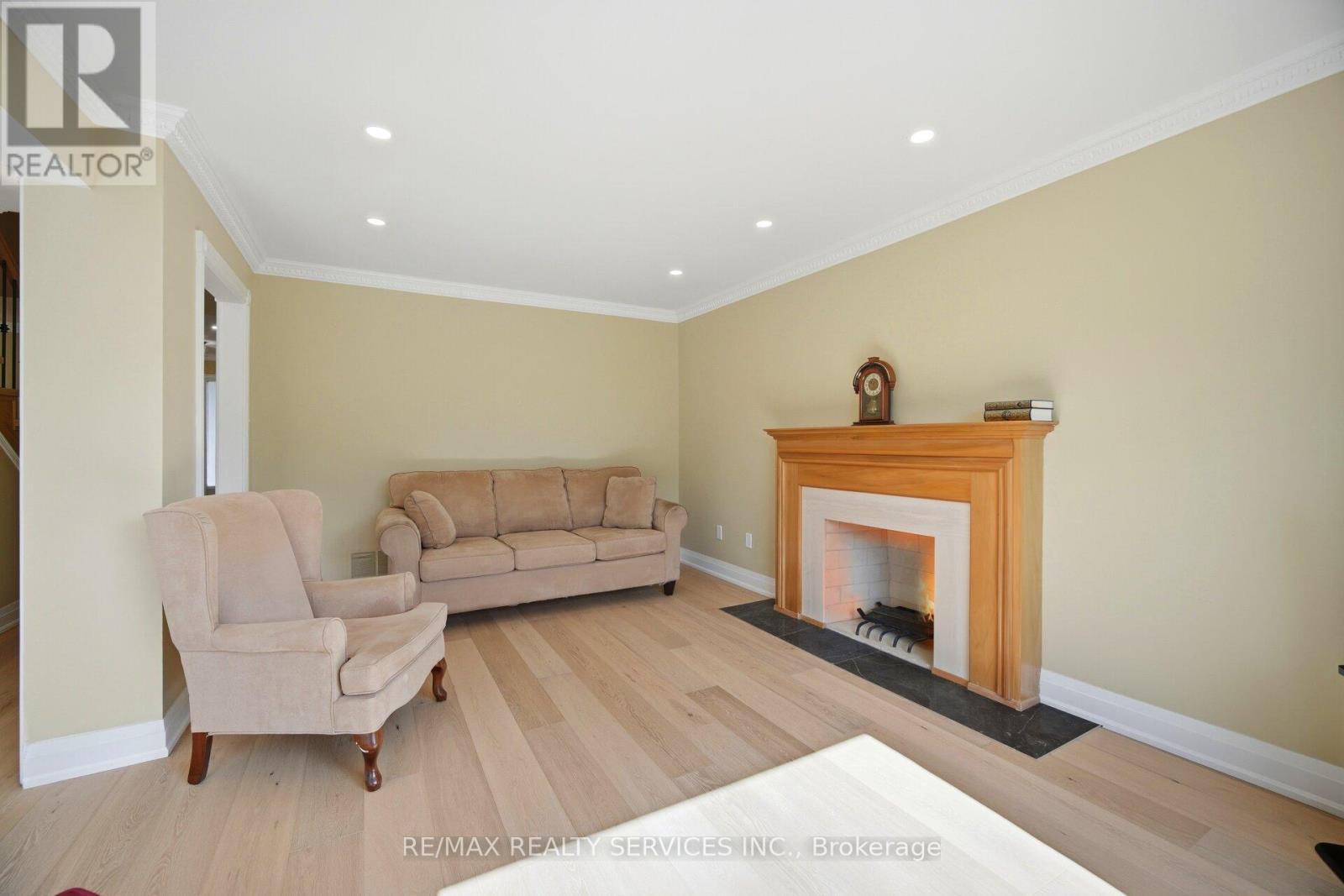 23 Newbury Crescent, Brampton, Ontario  L6S 5M3 - Photo 19 - W12993438