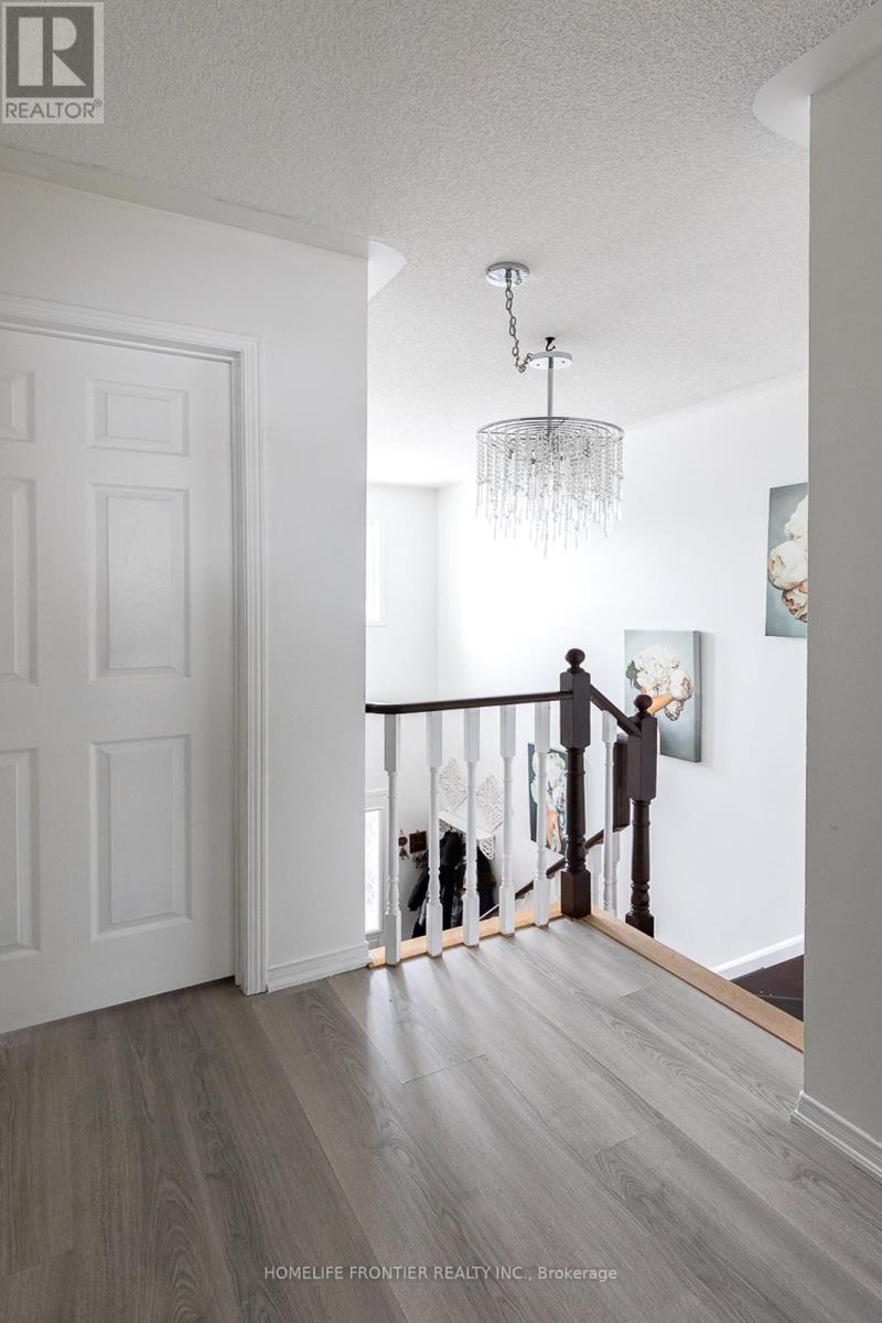 65 West Park Avenue, Bradford West Gwillimbury, Ontario  L3Z 0A7 - Photo 21 - N12998542