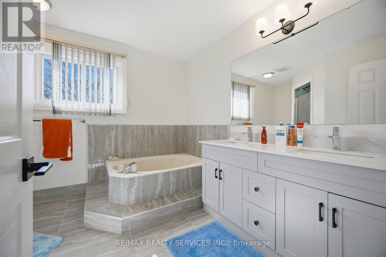 23 Newbury Crescent, Brampton, Ontario  L6S 5M3 - Photo 29 - W12993438