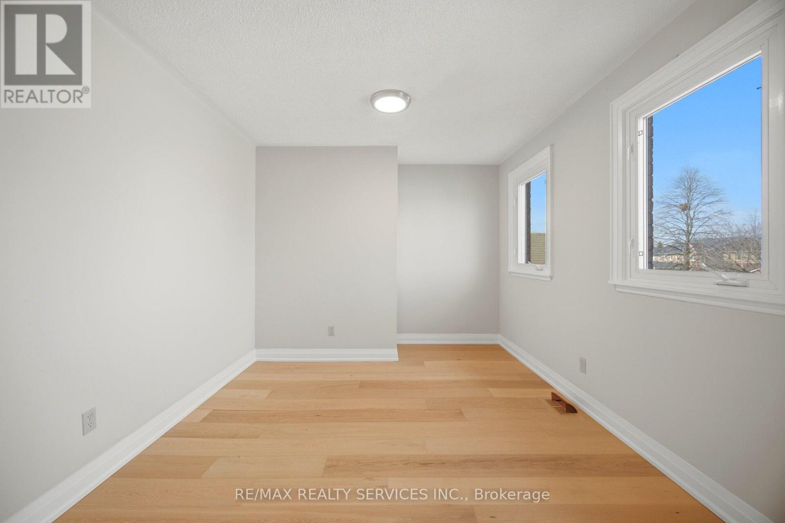 23 Newbury Crescent, Brampton, Ontario  L6S 5M3 - Photo 26 - W12993438