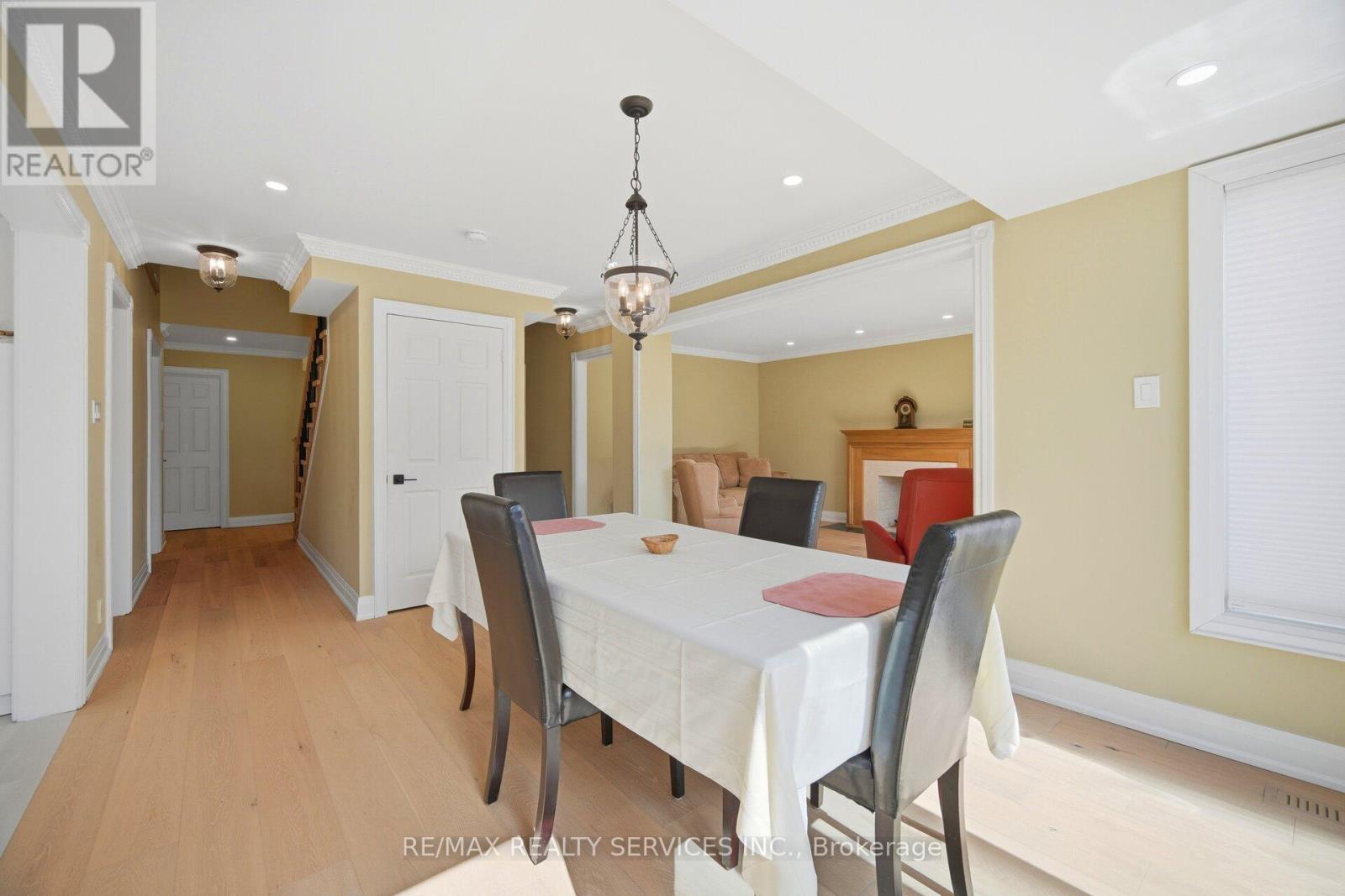 23 Newbury Crescent, Brampton, Ontario  L6S 5M3 - Photo 16 - W12993438
