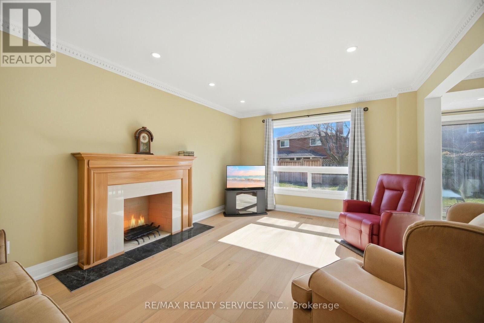 23 Newbury Crescent, Brampton, Ontario  L6S 5M3 - Photo 17 - W12993438