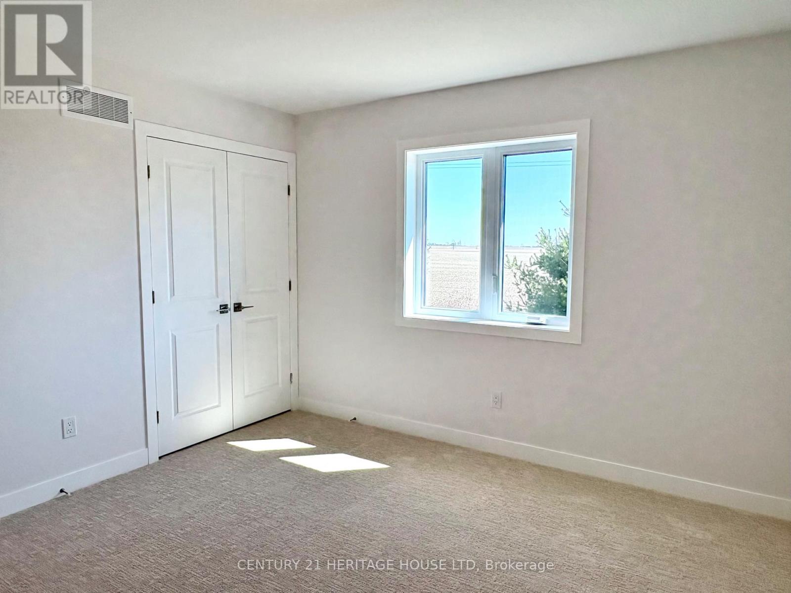 115 Styles Drive, St. Thomas, Ontario  N5R 0N8 - Photo 11 - X12848856