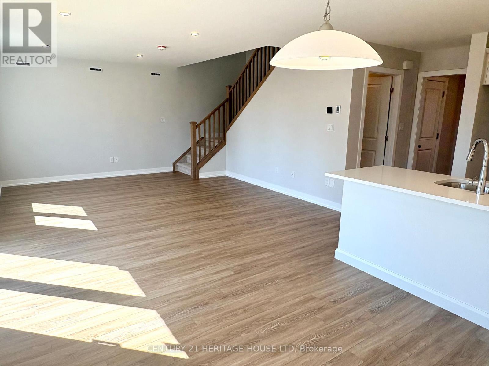 115 Styles Drive, St. Thomas, Ontario  N5R 0N8 - Photo 7 - X12848856