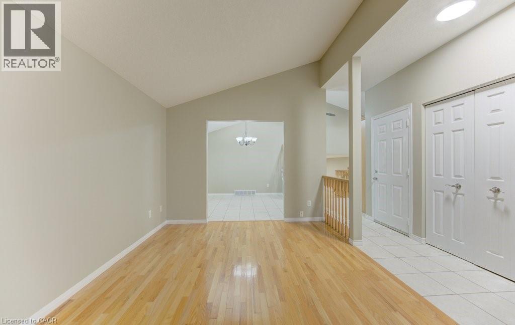 431 Lausanne Crescent, Waterloo, Ontario  N2T 2X6 - Photo 5 - 40820870