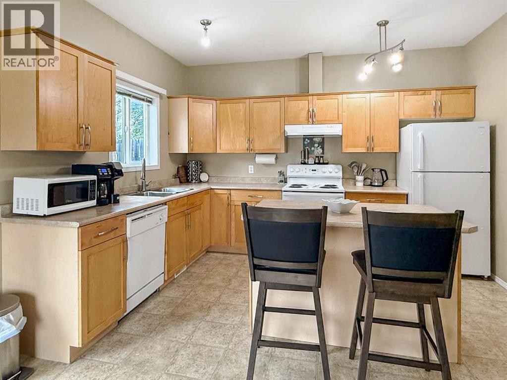 110 Moberly Road, Grande Cache, Alberta  T0E 0Y0 - Photo 5 - A2300157