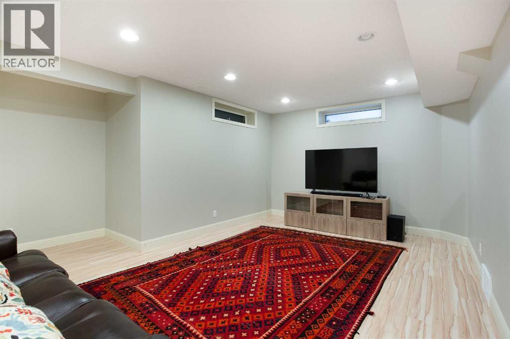 90 Discovery Ridge Road Sw, Calgary, Alberta  T3H 4R4 - Photo 39 - A2293743