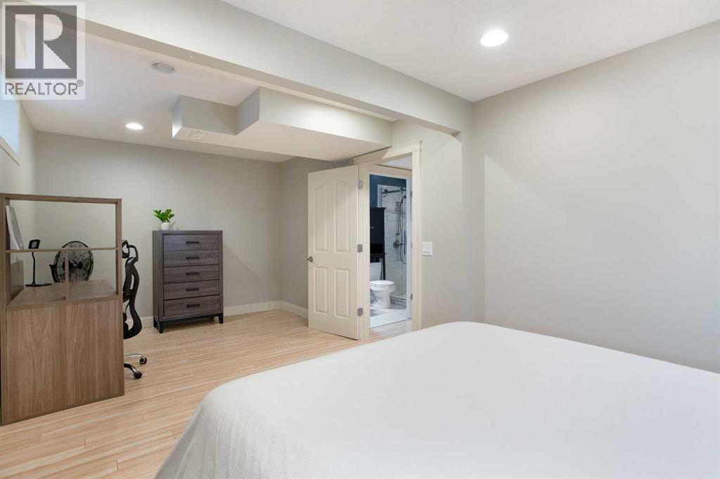 90 Discovery Ridge Road Sw, Calgary, Alberta  T3H 4R4 - Photo 42 - A2293743