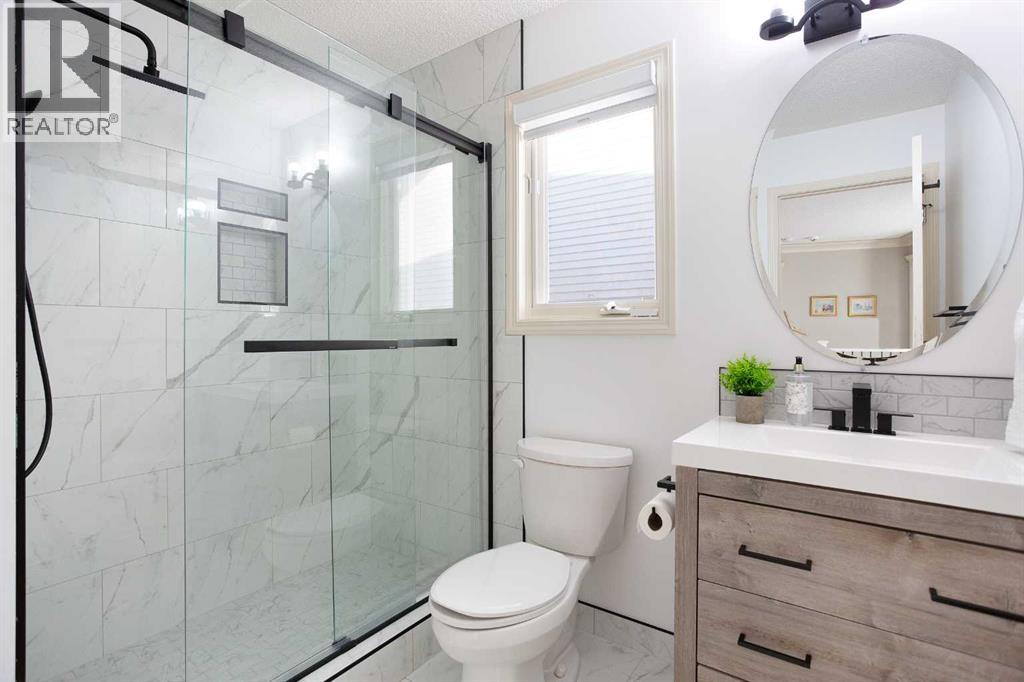 90 Discovery Ridge Road Sw, Calgary, Alberta  T3H 4R4 - Photo 33 - A2293743