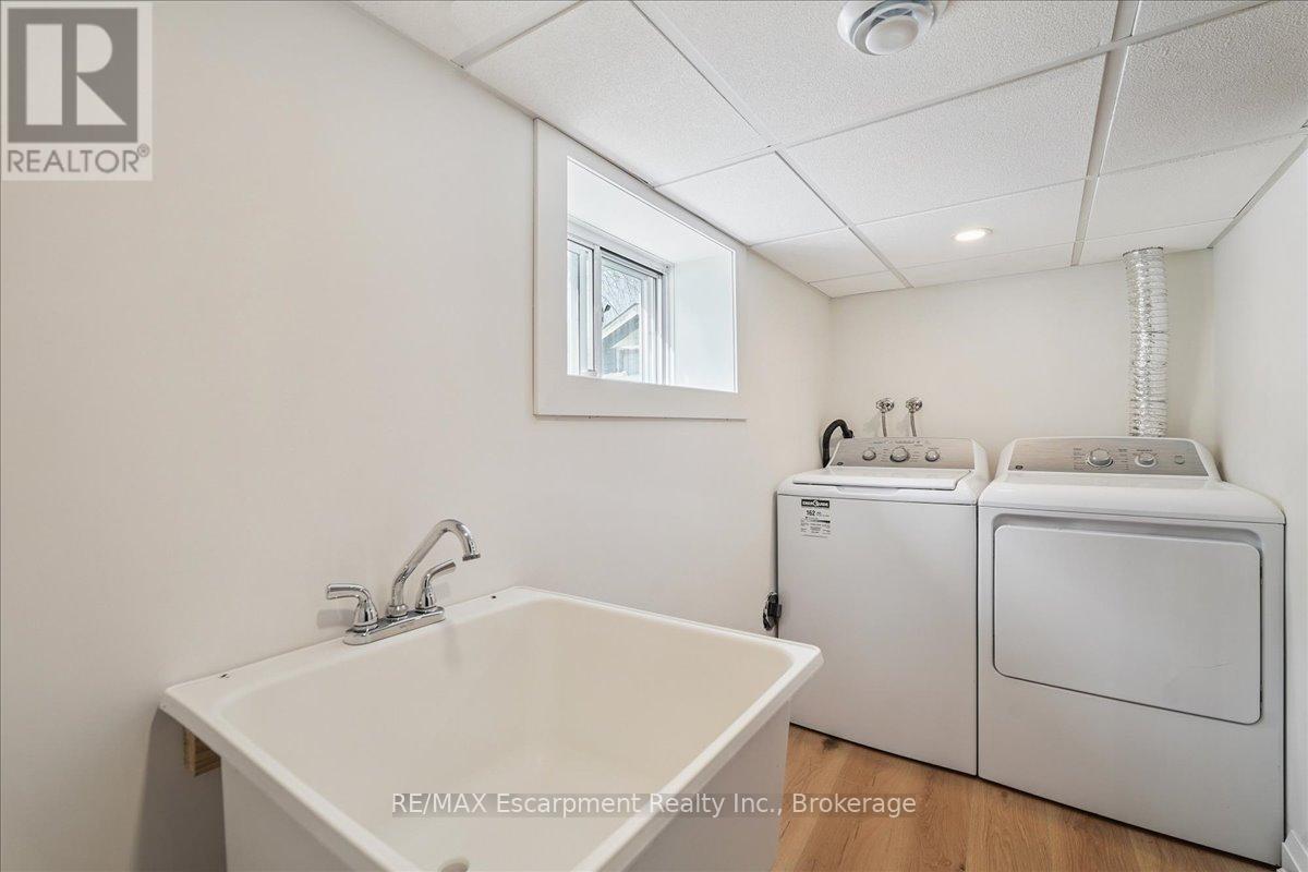 135 Deane Avenue, Oakville, Ontario  L6K 1N2 - Photo 17 - W12998748