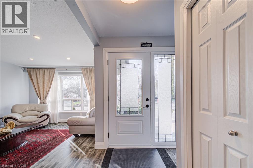 141 Mooregate Crescent, Kitchener, Ontario  N2M 2E9 - Photo 7 - 40815113