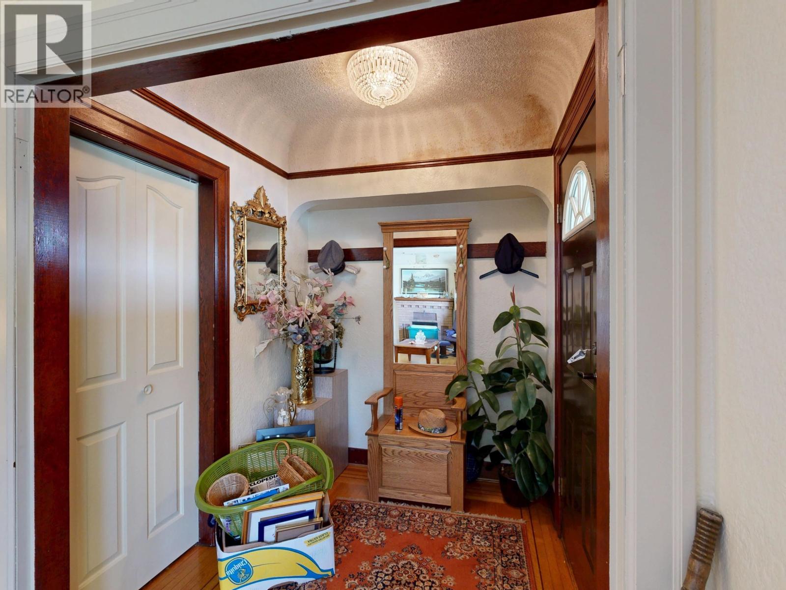 3624 Cambridge Street, Vancouver, British Columbia  V5K 1M6 - Photo 2 - R3111085