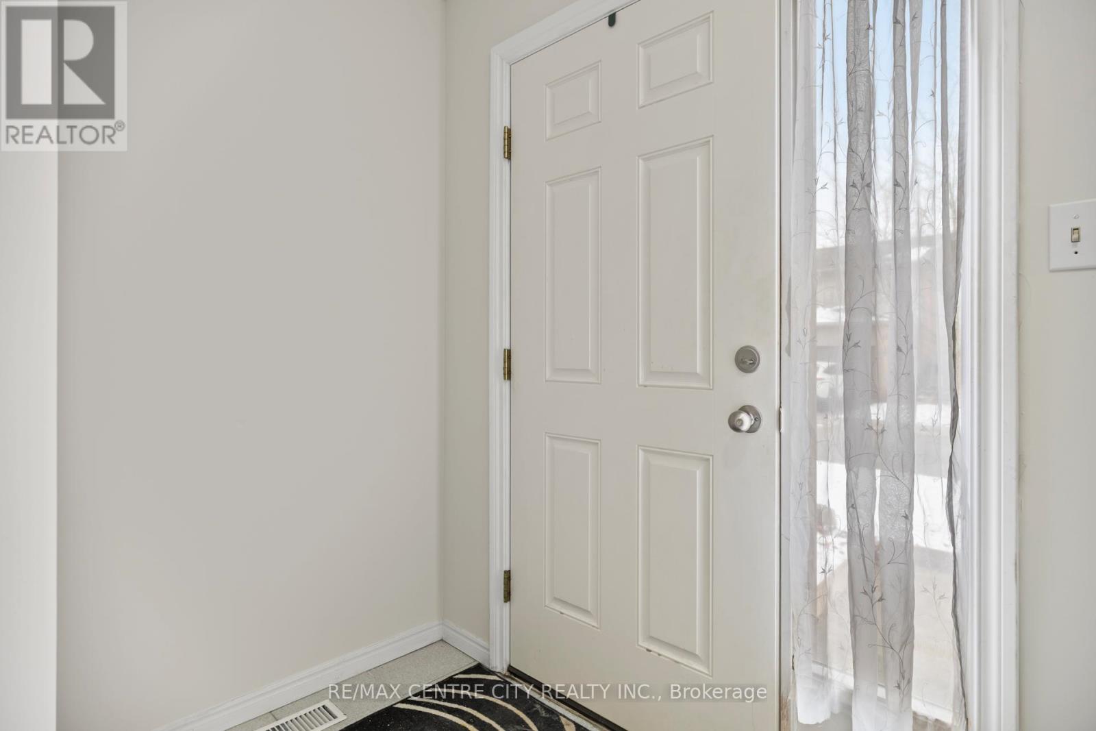 58 - 1199 Hamilton Boulevard, London East, Ontario  N5W 5Z9 - Photo 3 - X12998772