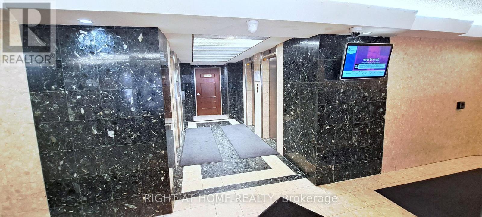 3 (R1-3) - 60 Pavane Linkway, Toronto, Ontario  M3C 1A1 - Photo 4 - C12998738