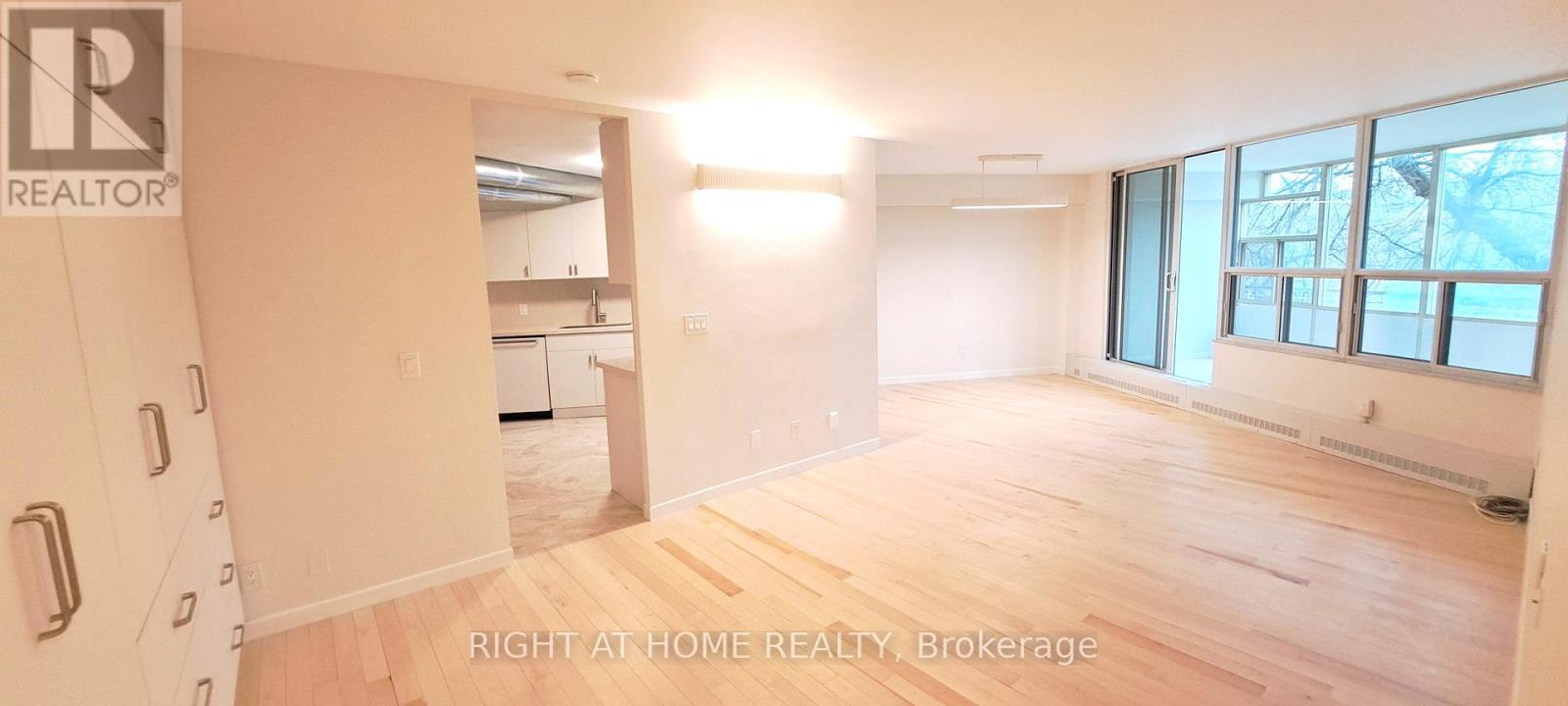 3 (R1-3) - 60 Pavane Linkway, Toronto, Ontario  M3C 1A1 - Photo 6 - C12998738