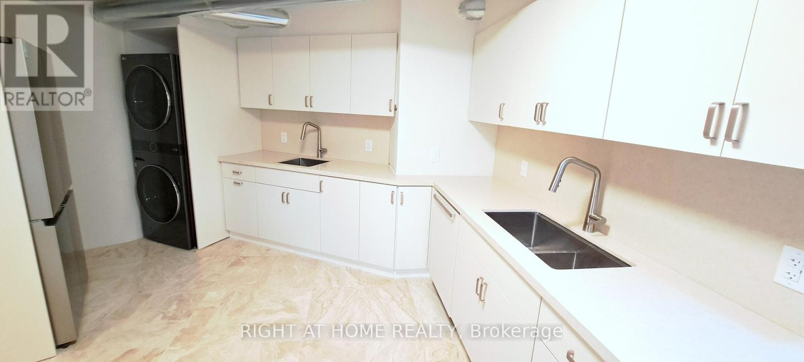 3 (R1-3) - 60 Pavane Linkway, Toronto, Ontario  M3C 1A1 - Photo 9 - C12998738