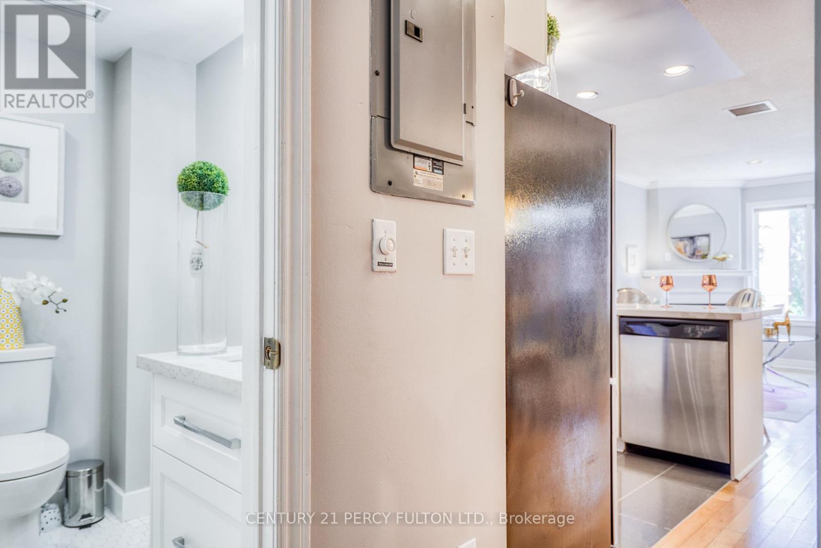 Th22 - 232 St George Street N, Toronto, Ontario  M5R 2N5 - Photo 11 - C12998806