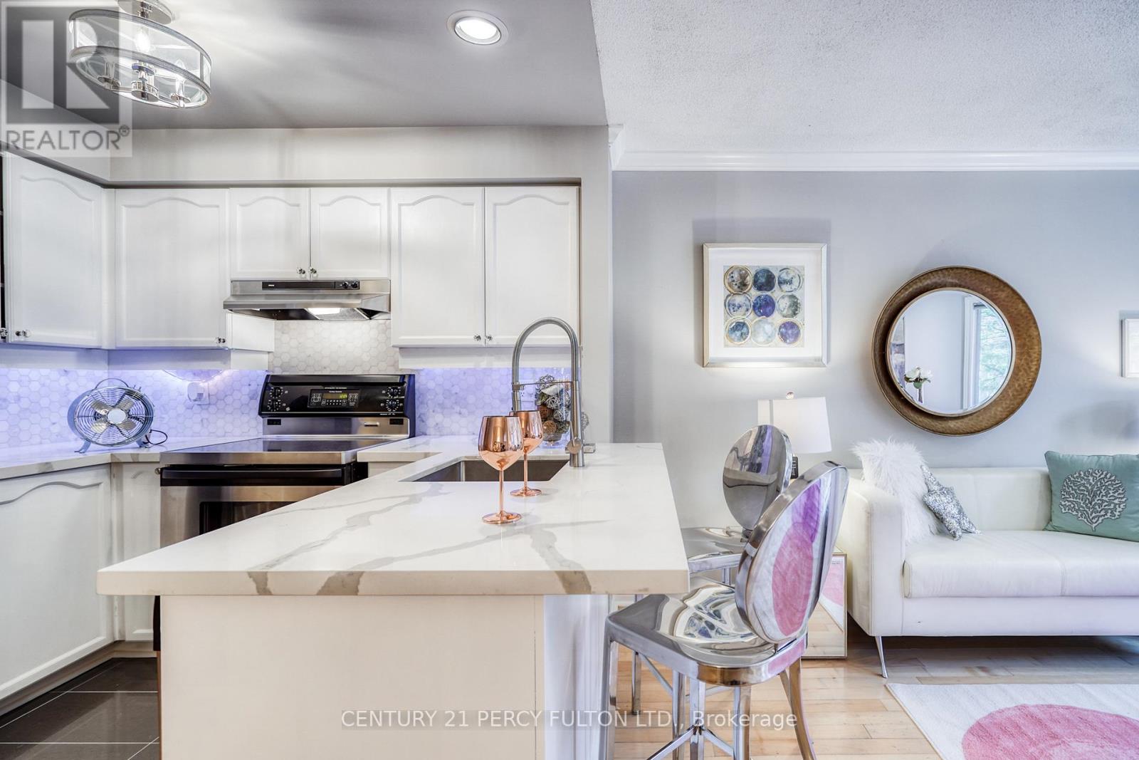 Th22 - 232 St George Street N, Toronto, Ontario  M5R 2N5 - Photo 6 - C12998806