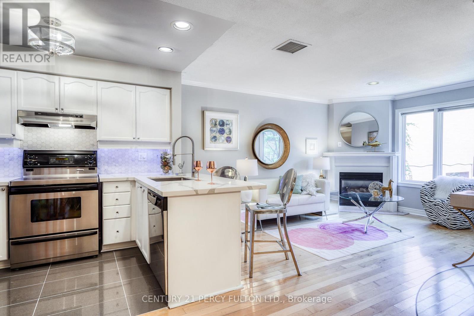 Th22 - 232 St George Street N, Toronto, Ontario  M5R 2N5 - Photo 9 - C12998806