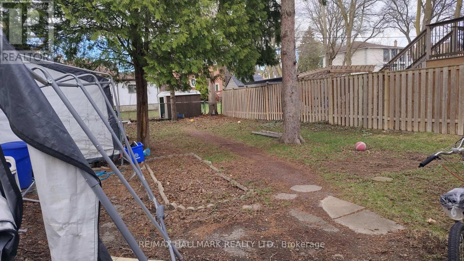 46 Madawaska Avenue, Toronto, Ontario  M2M 2P9 - Photo 3 - C12998812