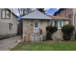 46 MADAWASKA AVENUE, Toronto, Ontario