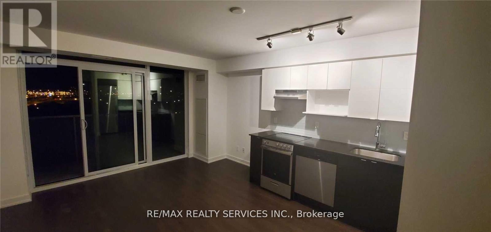 906 - 120 Varna Drive, Toronto, Ontario  M6A 2M1 - Photo 2 - C12998824