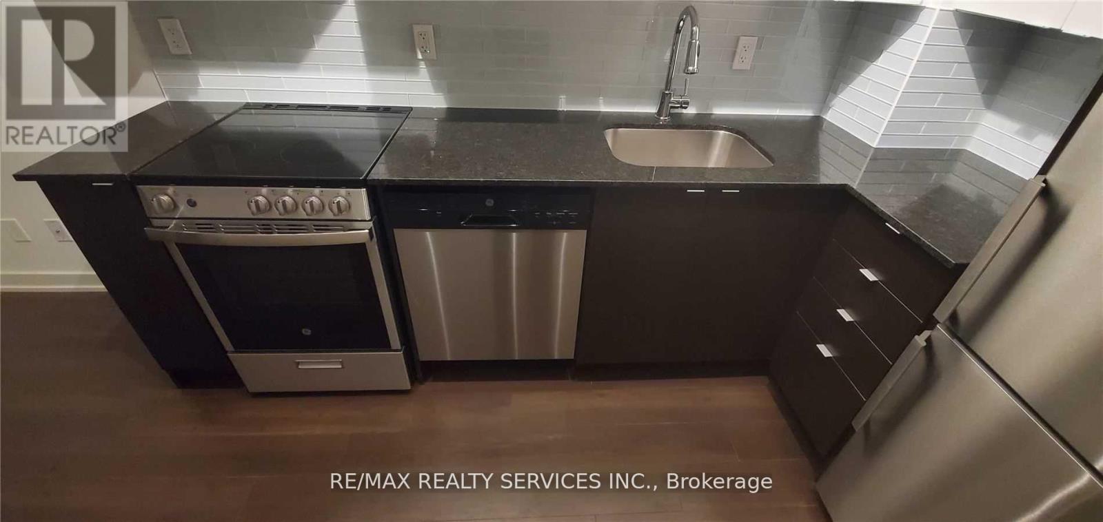 906 - 120 Varna Drive, Toronto, Ontario  M6A 2M1 - Photo 5 - C12998824