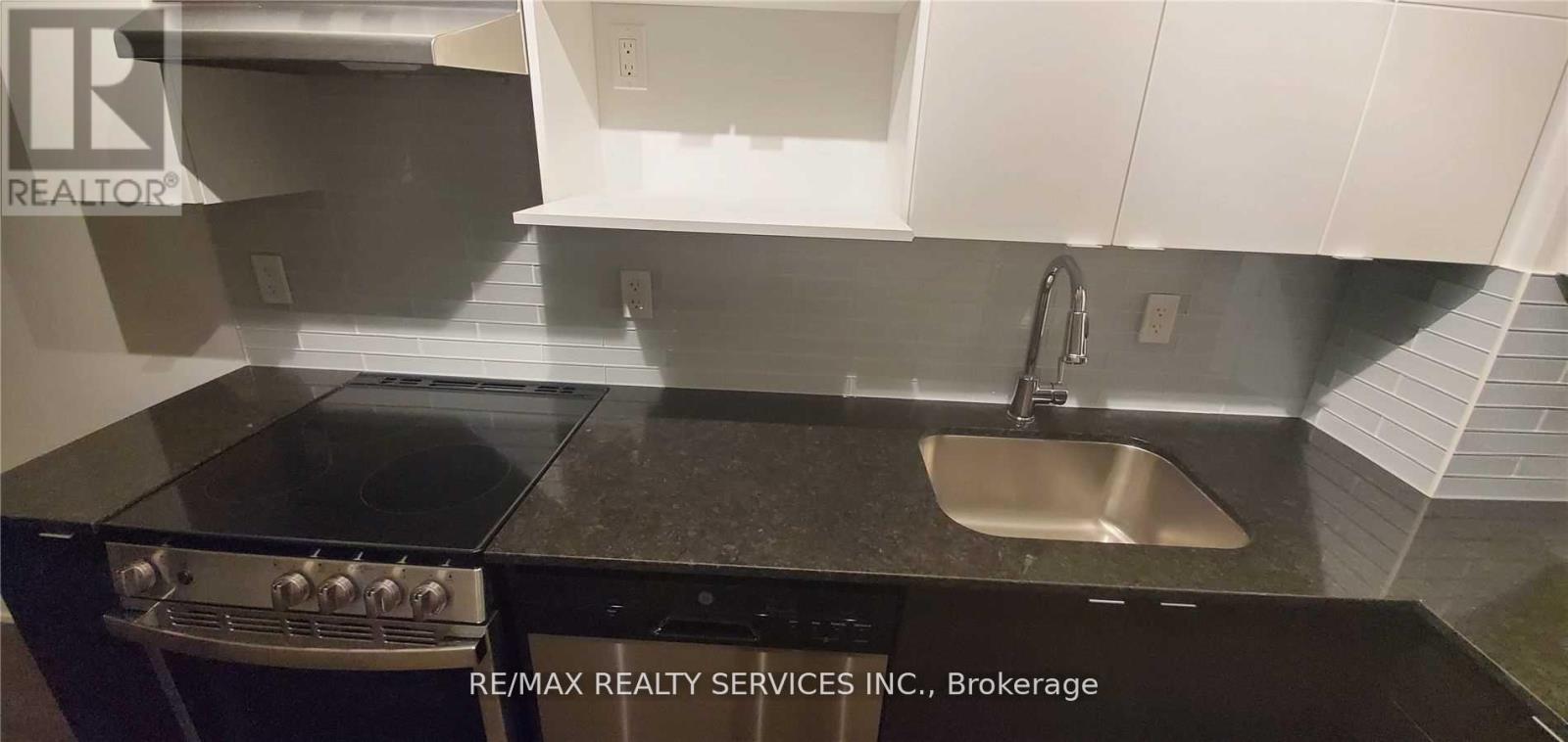 906 - 120 Varna Drive, Toronto, Ontario  M6A 2M1 - Photo 6 - C12998824