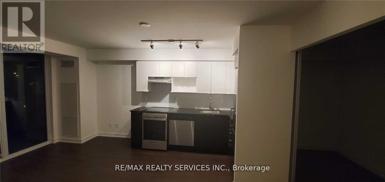 906 - 120 Varna Drive, Toronto, Ontario  M6A 2M1 - Photo 9 - C12998824