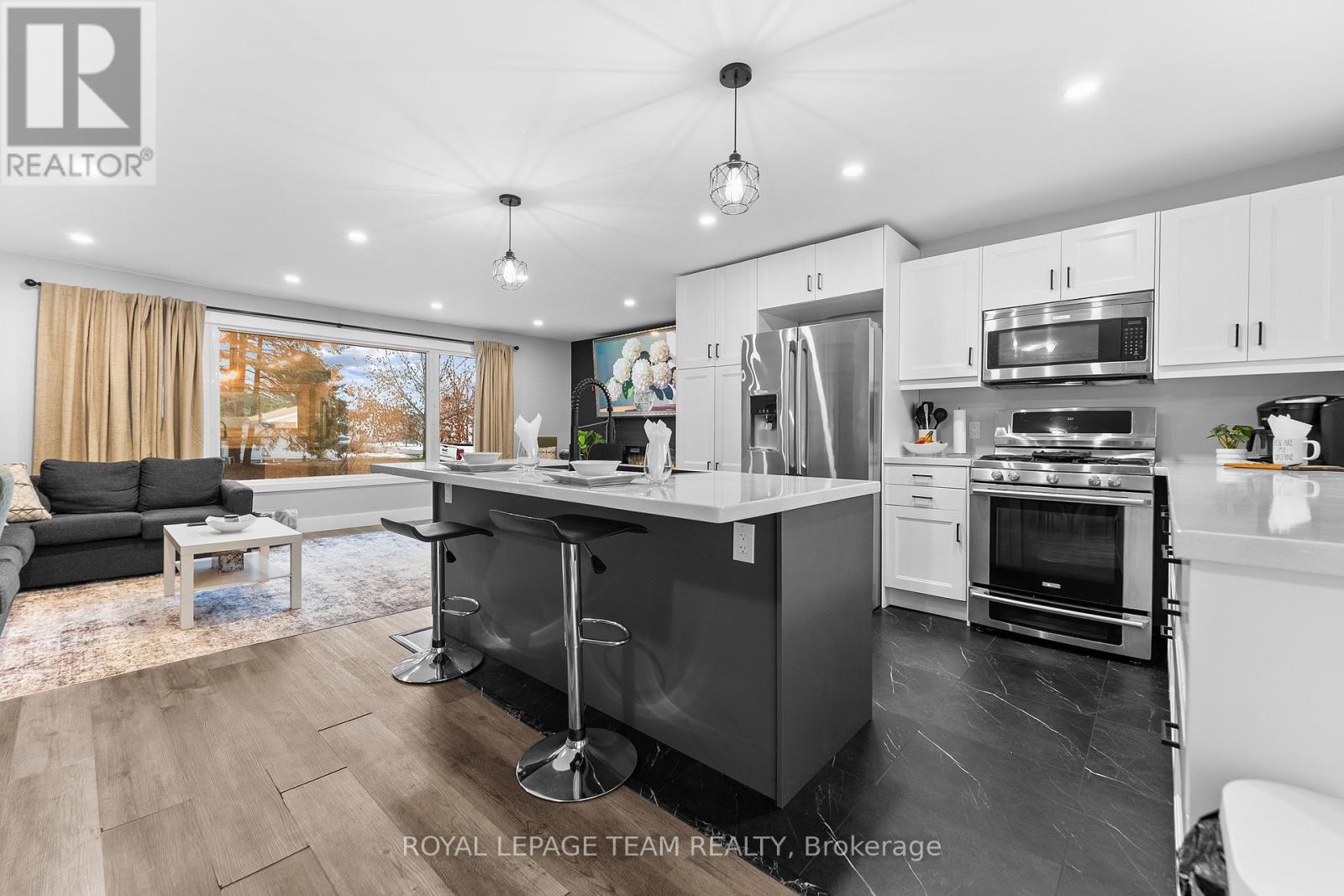 25 Frontenac Crescent, Deep River, Ontario K0J 1P0 - Photo 15 - X12998834