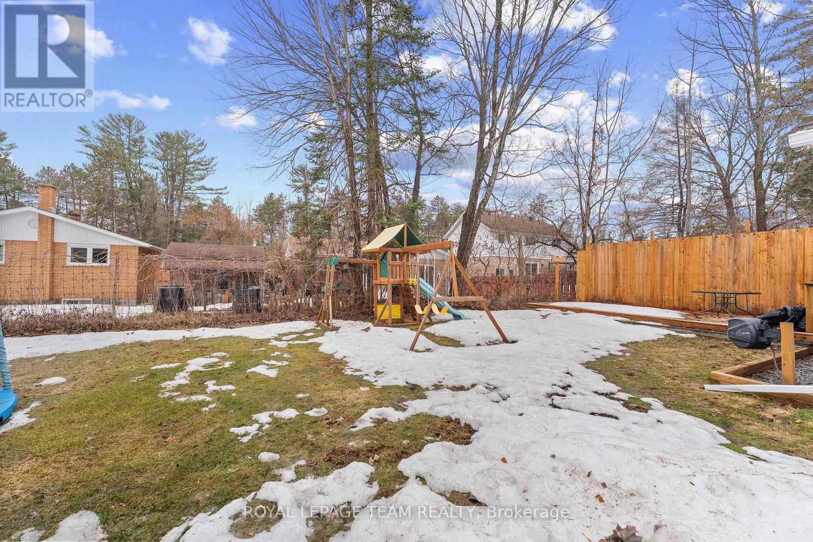 25 Frontenac Crescent, Deep River, Ontario K0J 1P0 - Photo 38 - X12998834