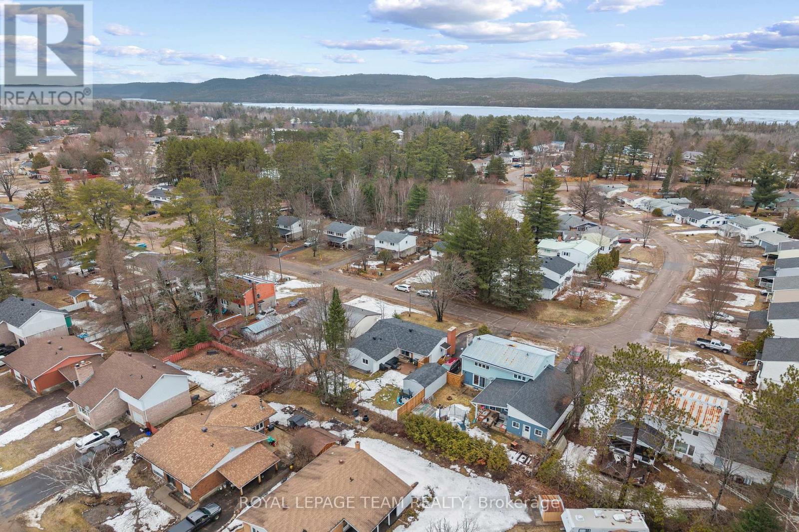 25 Frontenac Crescent, Deep River, Ontario K0J 1P0 - Photo 41 - X12998834