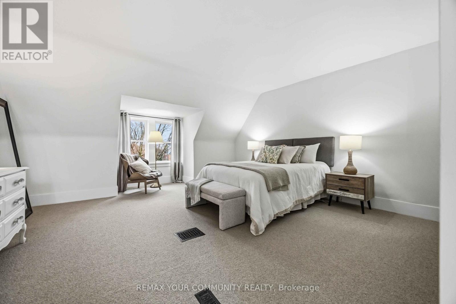 154 Riverdale Avenue, Toronto, Ontario  M4K 1C3 - Photo 29 - E12998736